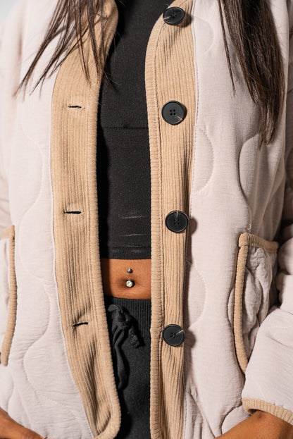 Veste beige à boutons